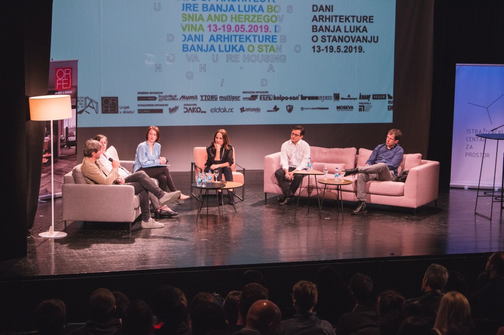 DABL19 “Re:housing” panel&nbsp;diskusija